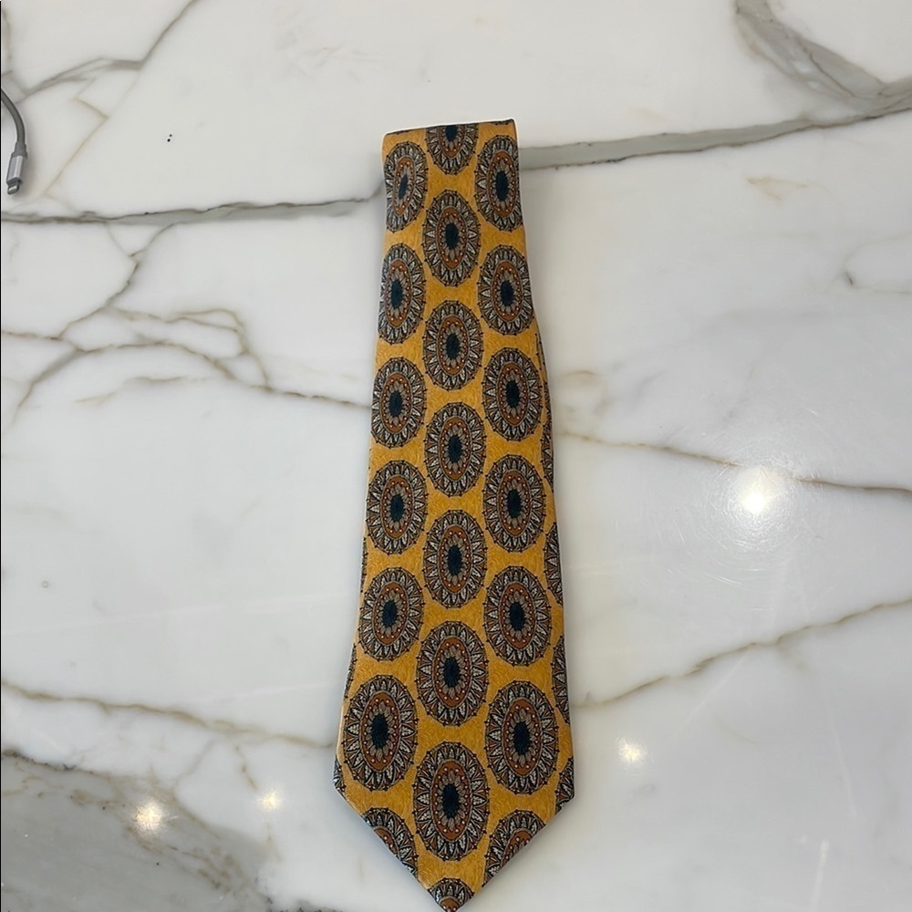 Lanvin 100% Silk Patterned Tie—FANTASTIC!! Excellent Preowned Condition!